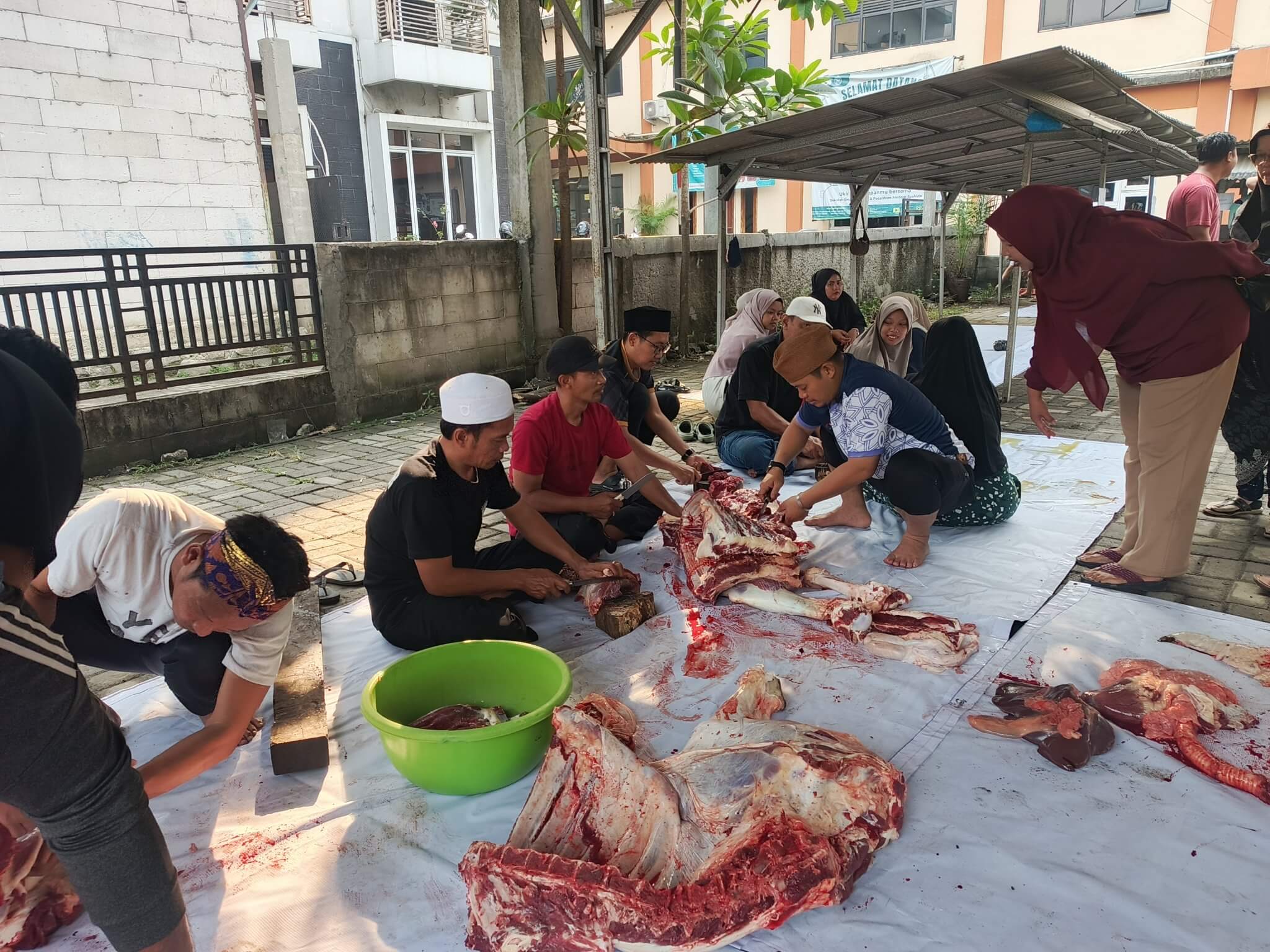 Yayasan SYAHIDA Gelar Penyembelihan Hewan Qurban, Libatkan Semua Unit Pendidikan